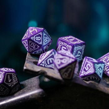 Starfinder Devastation Ark kauliukų rinkinys violetinės ir baltos spalvos